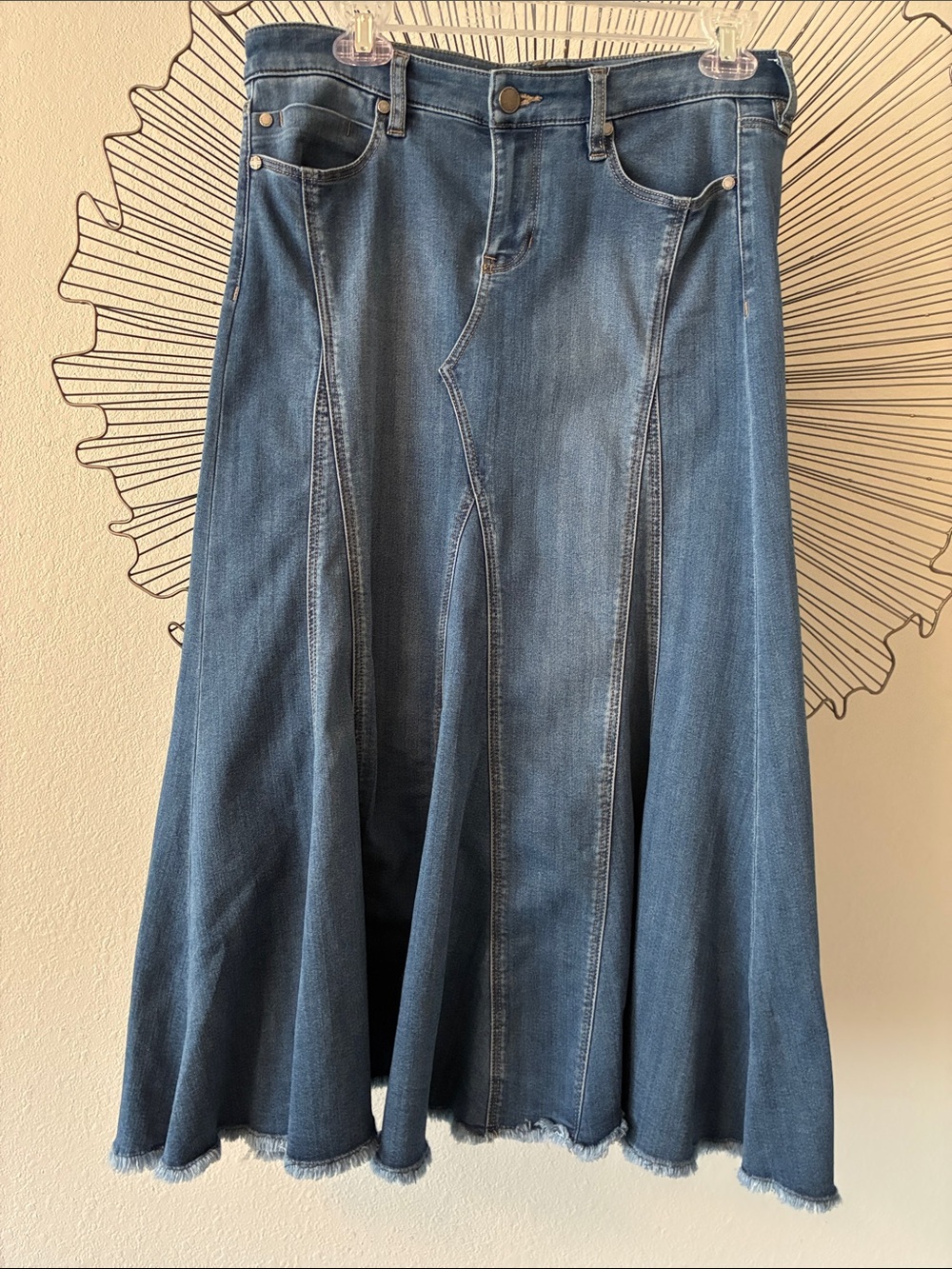 Liverpool Los Angeles Denim Fit & Flare Midi Skirt Size 6 / 28